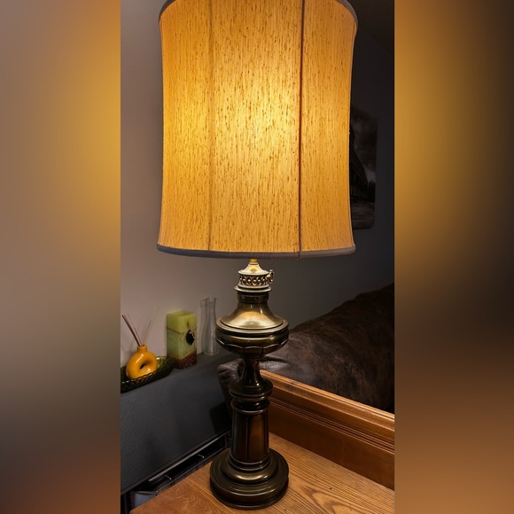 Stiffel Mid Century Heavy Brass Table Lamp. - Picture 7 of 8